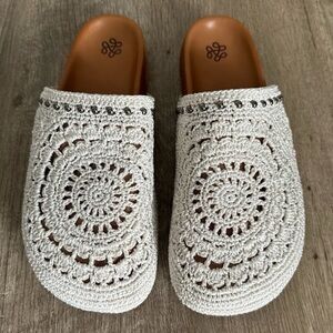 The Sak Bolinas crochet lace over metallic gold studded clog size 8